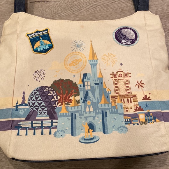 Walt Disney World Discover The Magic Printed Canvas Tote Bag - Picture 2 of 6